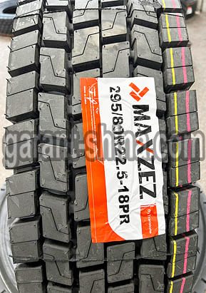 Maxzez MD656 (приводная) 295/80 R22.5 152/149L 18PR - Фото протектора с этикеткой вблизи